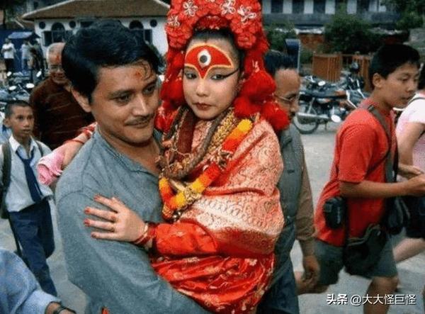 简单收干闺女有什么规矩(收干闺女有什么讲究好吗)