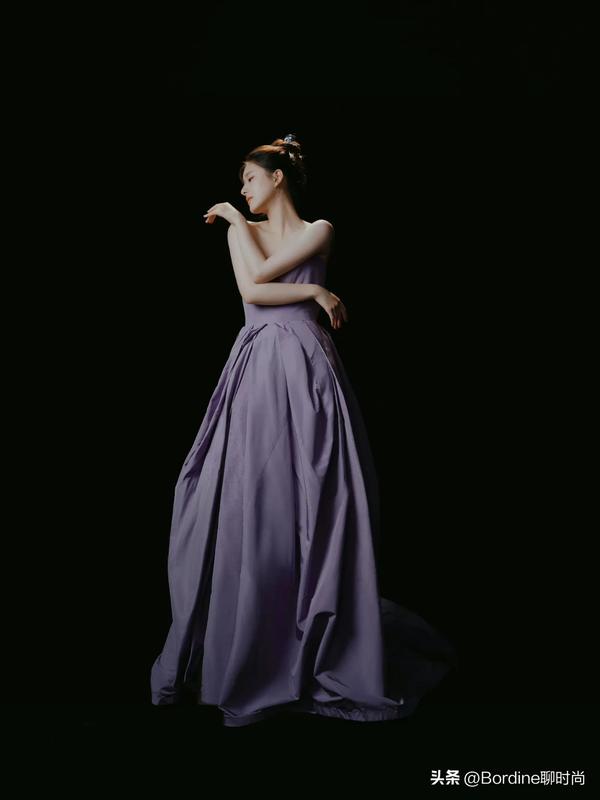 赵露思喜欢的颜色(赵露思喜欢的颜色是什么颜色)