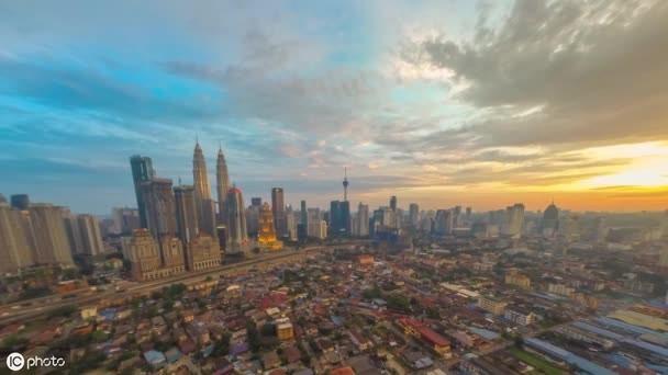 外国人可以在马来西亚买房吗？如何能买到更廉宜的房地产？