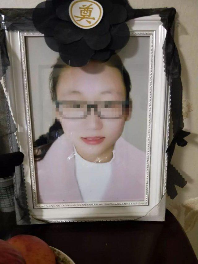 21歲女孩網購銀環蛇被咬