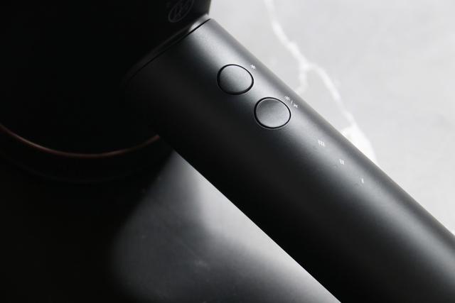 小适高速电吹风上手体验，让头发感受万般呵护
