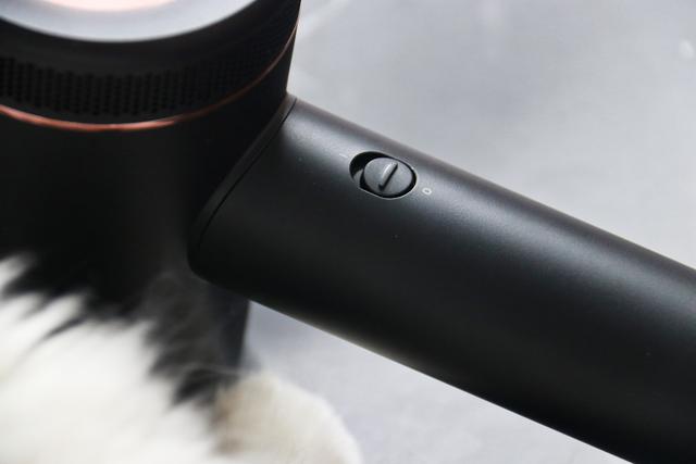 小适高速电吹风上手体验，让头发感受万般呵护