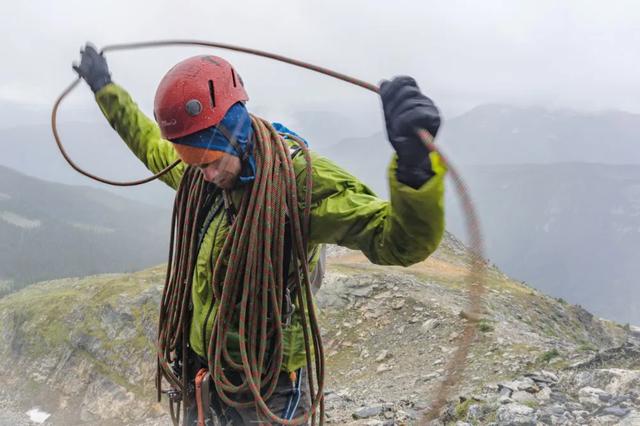 巴塔哥尼亚patagonia防水冲锋衣外套问世,机能之余还很环保