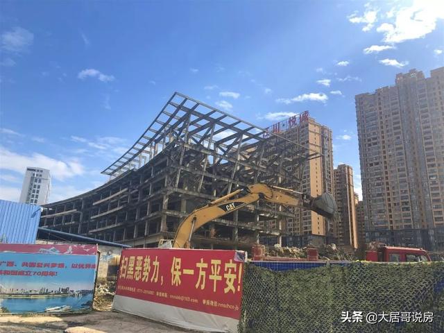 “烂尾”N久的南宁凤岭医院复工了，这次能如约竣工吗？