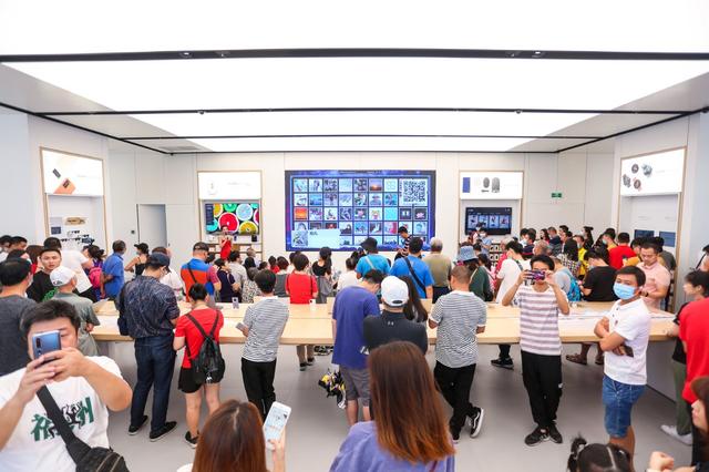 7月18日 福建首家华为授权体验店Plus（福州东街口）盛大开业