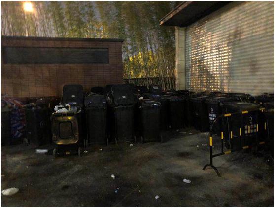 上海一万科小区上百个垃圾桶“无处安放”，物业：正商讨方案