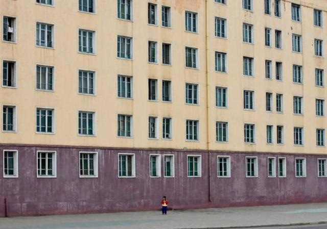 在朝鲜，老百姓住什么样的高层住宅？公寓居多鲜有阳台