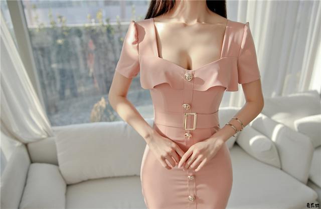 孙允珠：染梦寒烟粉雾唇彩流苏波浪裙