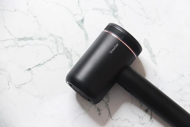 小适高速电吹风上手体验，让头发感受万般呵护