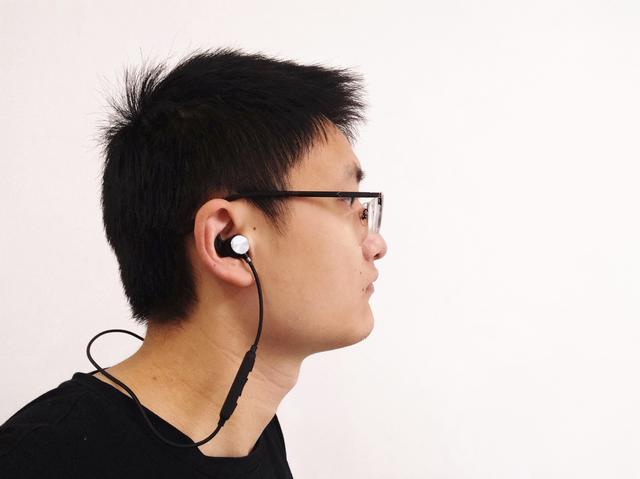 戴Airpods运动怕跑着跑着就消失了？南卡挂脖式耳机再也不怕丢