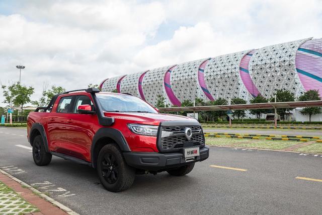 原厂即改装，硬核配置干趴一片SUV，南宁试驾长城炮越野皮卡