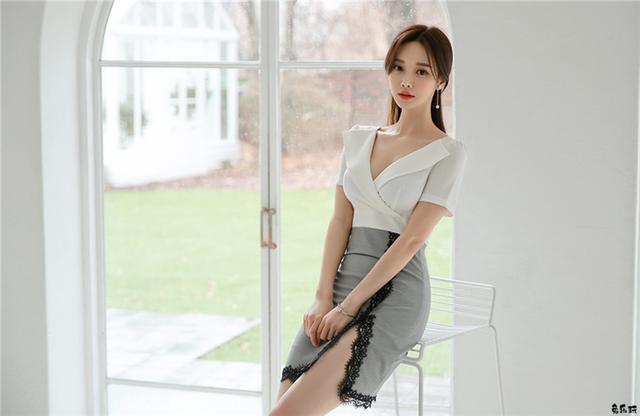 孙允珠：灰彩渐变水晶石岩纯白包臀裙