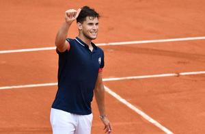 The arm of the law defers a day because of rain, does the cost offer that expects to millions of peo