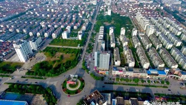 我是金湖縣人想在淮安新淮中（高中部）旁買100平方米左右的房不知道有沒有價格每平方是多少十分謝謝