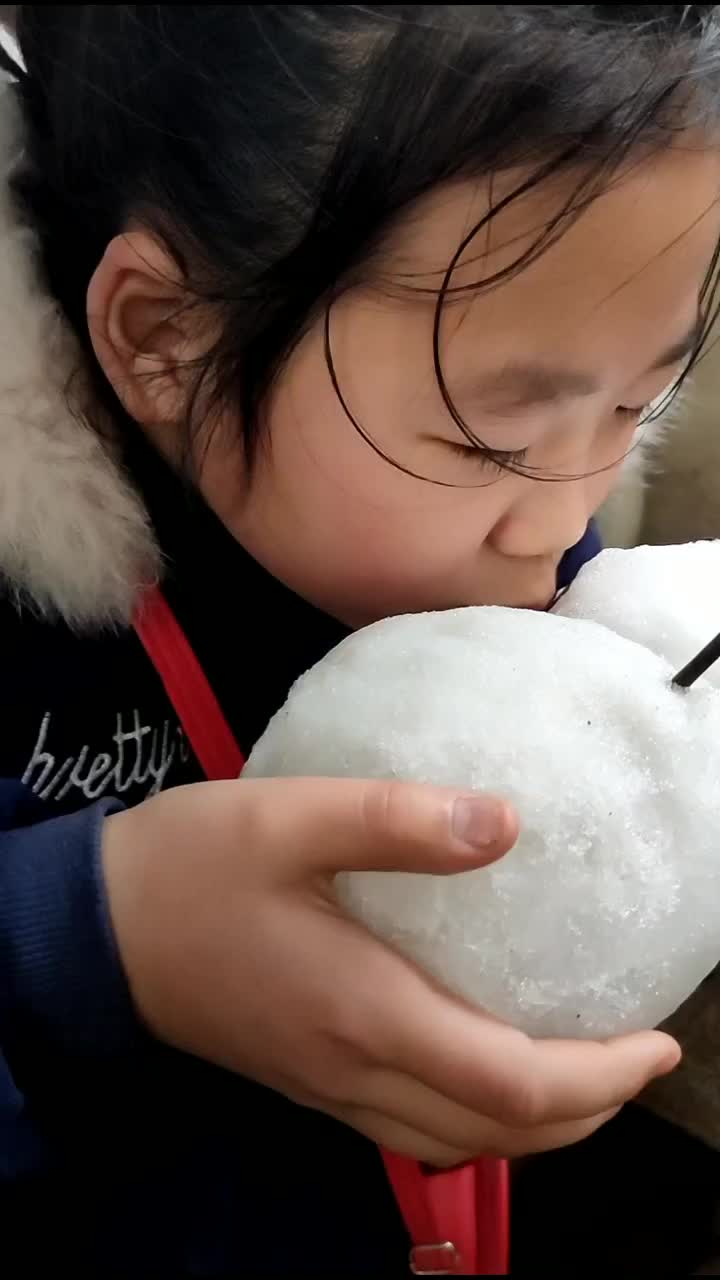 姐姐做的雪宝宝.