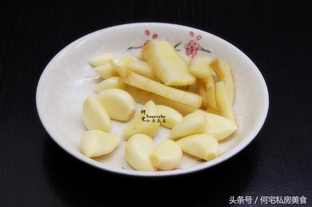 《中餐厅》的热卖菜，砂锅三文鱼头