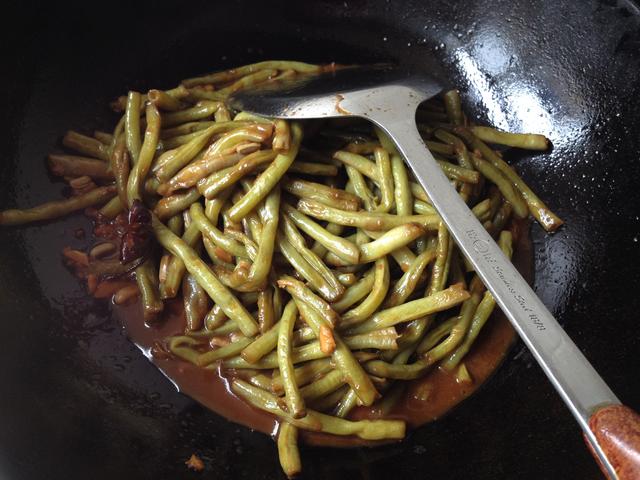 豇豆这样烧，比肉都好吃，上桌都吃它了