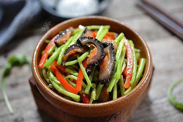 它既是藥又是餐桌上的美味，高蛋白低脂肪還是天然補(bǔ)鈣食品