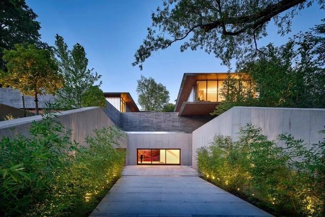 1000㎡顶级豪宅,藏在深山中,单单这个庭院就美哭我了