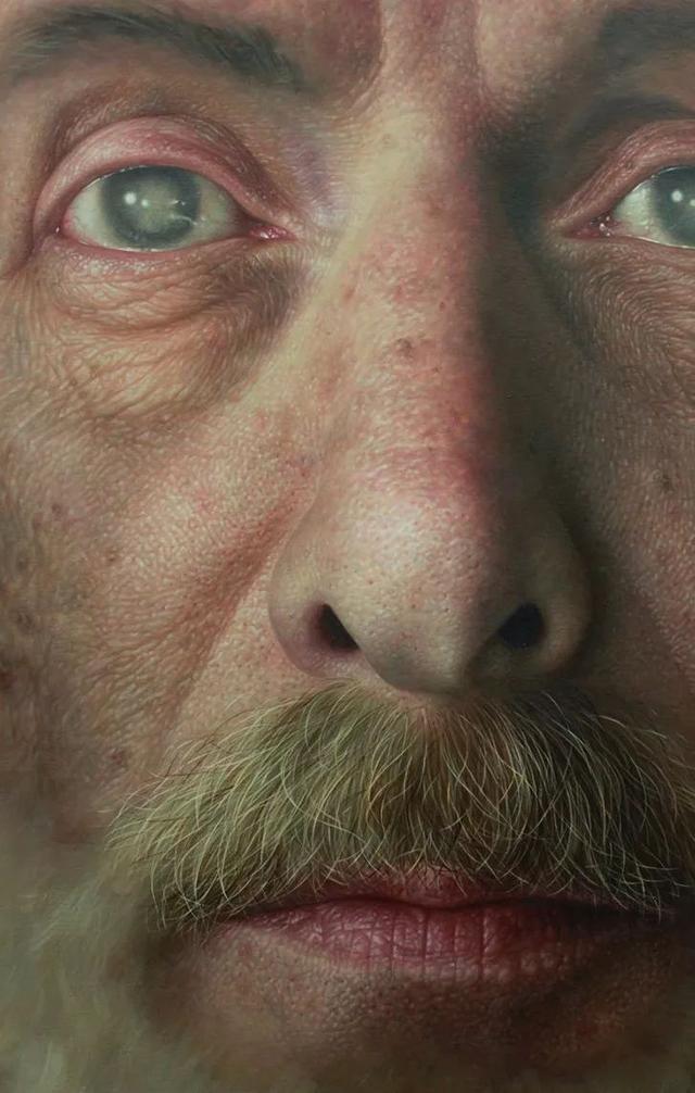 比起年轻人清澈灵动的眼睛,纵然荷马的眼睛浑浊,但眼神却更有内容,而