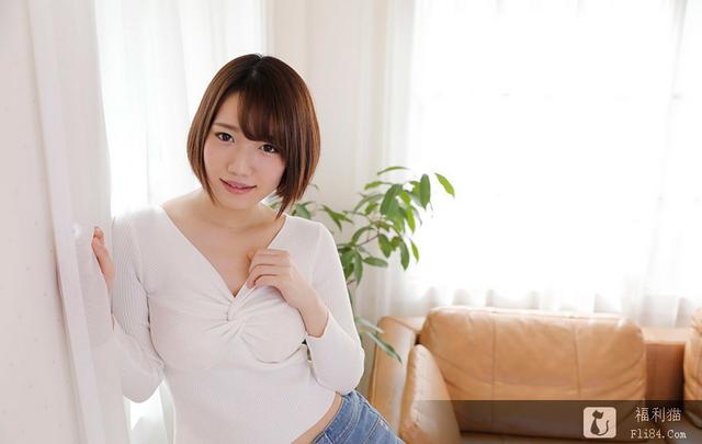 不输偶像高颜值！萌系F奶妹“菊川みつ叶”甜美下马！