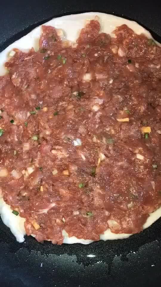 香喷喷的懒人肉饼来了，皮焦香酥脆，杭州朋友教的做法
