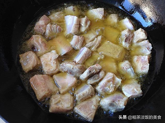 大厨教你做川菜版的糖醋排骨，不烧不煮，肉酥味浓，几盘都不够吃