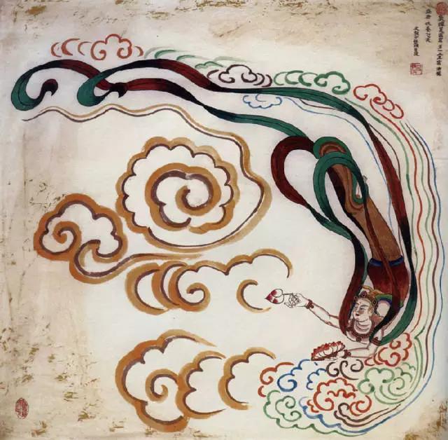 这身棕色飞天左手托莲花,肩披青绿色长飘带.