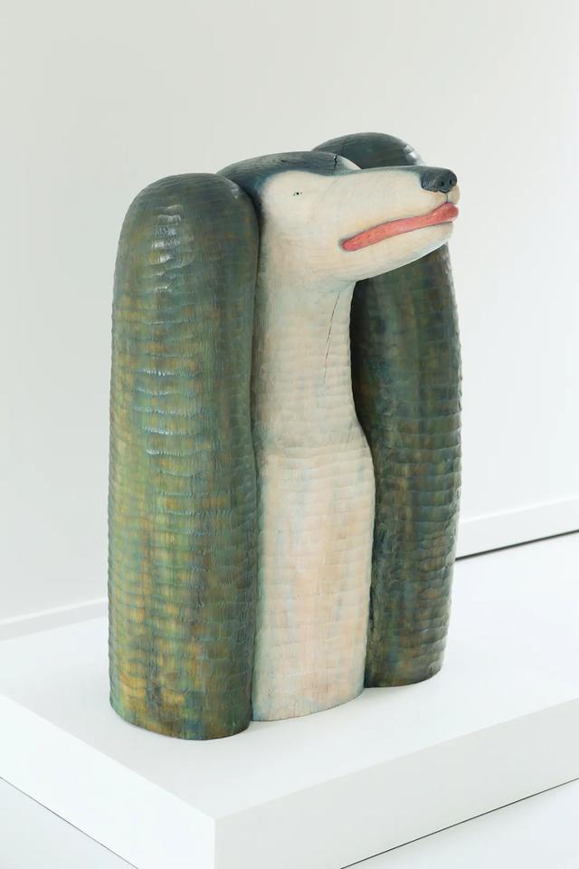 佐野美里的怪趣味动物雕塑