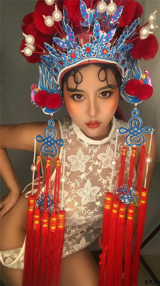 口罩还能这样戴？越南最强农村正妹Pong Kyubi(武黄玉)另类的预防肺炎方式！附154P图片下载链接！