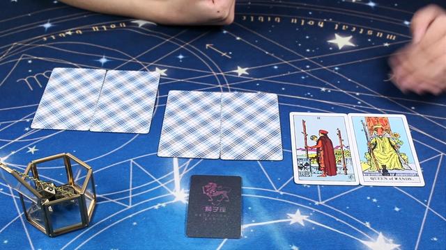 玛曼塔罗：狮子座11月爱情提示，一方被蝇头小利诱惑，得不偿失