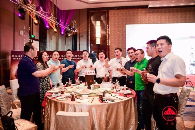 重磅！仰韶酒业与盛林商贸战略签约，共同打造彩陶坊天时品牌！