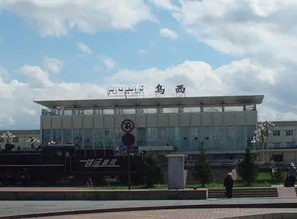 UP主都在用他们的歌混剪文艺片，这支B站爆火的乐队太催泪…