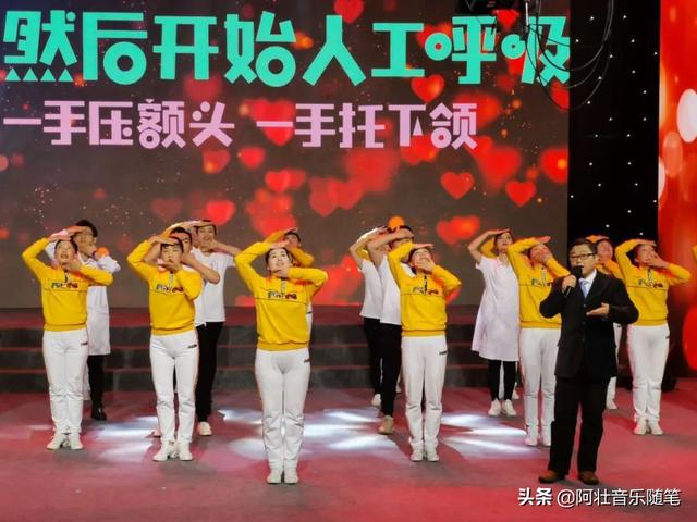 听完他的新歌，我发现这才是给父亲最好的礼物！