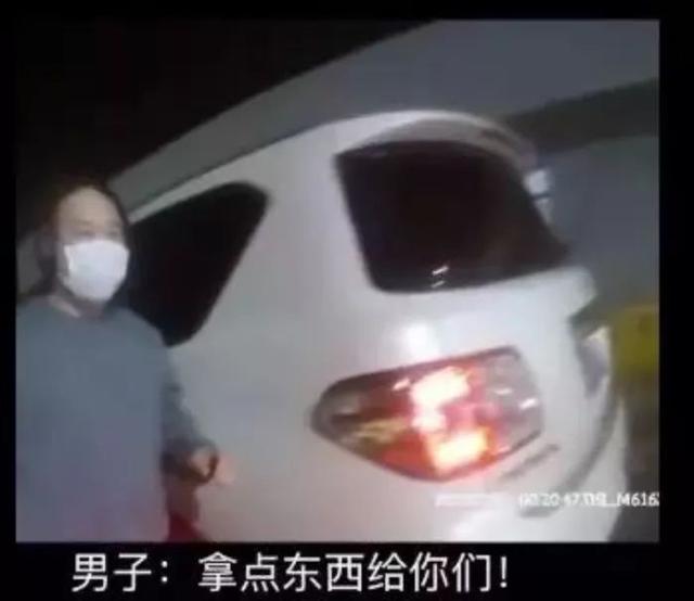 这20个防疫故事里，藏着14亿人的爱与泪-锋巢网