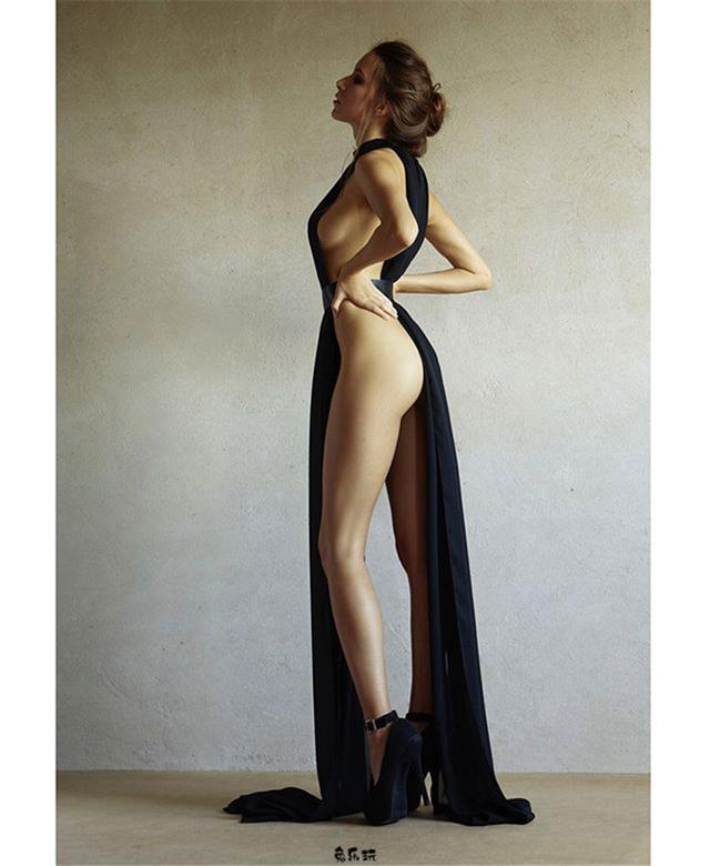 翘好看的极品腿模！乌克兰正妹大姐姐“Viki Virgo”一双美腿吸粉利器！