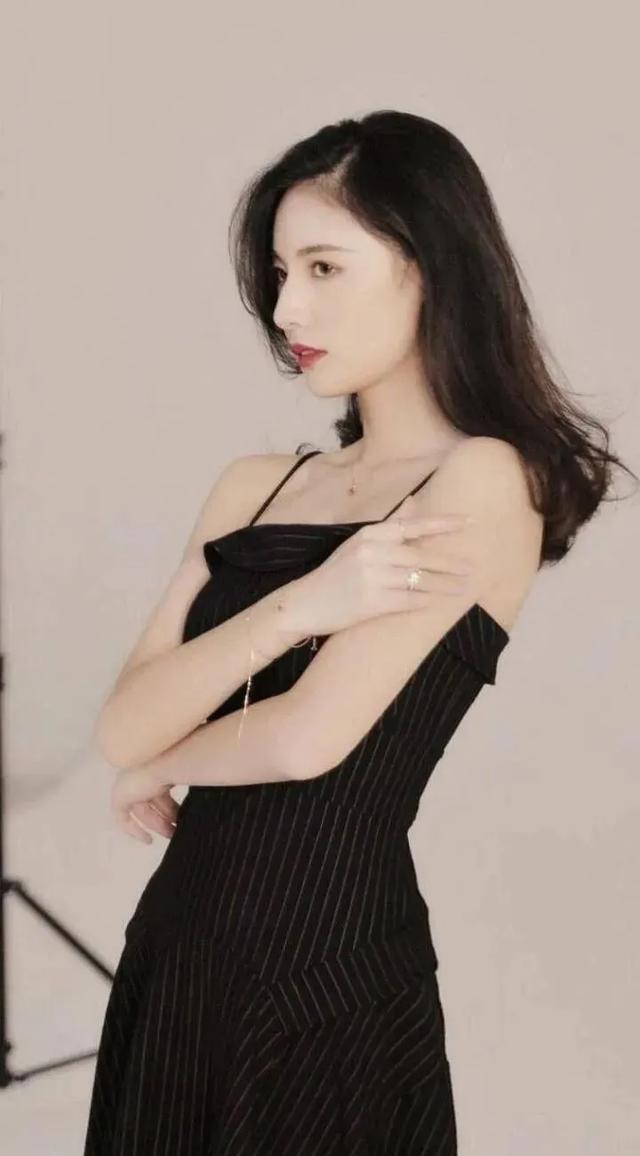 吴亦凡参加的女团选秀节目，里面老妹儿都是什么水平？