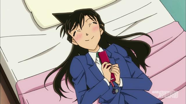 这个小兰姐姐有点好看不过还是让人好奇她的角怎么做出来的