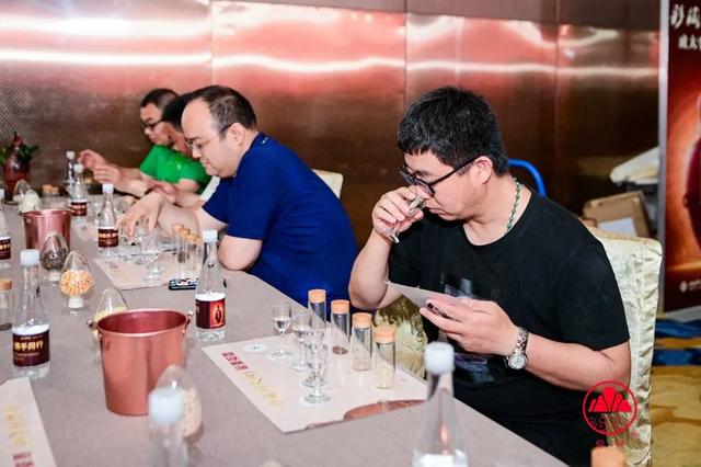 重磅！仰韶酒业与盛林商贸战略签约，共同打造彩陶坊天时品牌！