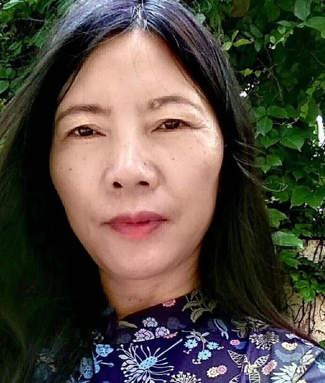 行为艺术家段英梅是什么让我们的心门向对方完全敞开