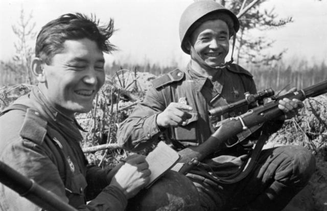 外国网友做的二战狙击手排名，前10里9个是苏军，狙击之王有争议