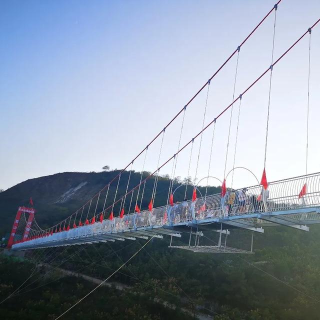 蓝山湾玻璃桥图片