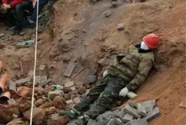 这20个防疫故事里，藏着14亿人的爱与泪-锋巢网