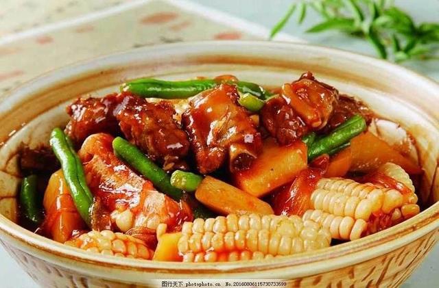 我在海南出门买包烟，能碰到九个东北人...