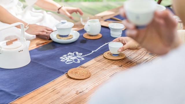 关于品茶的诗句经典