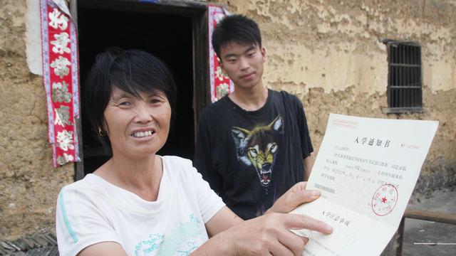 贫困助学金申请书范文大学生