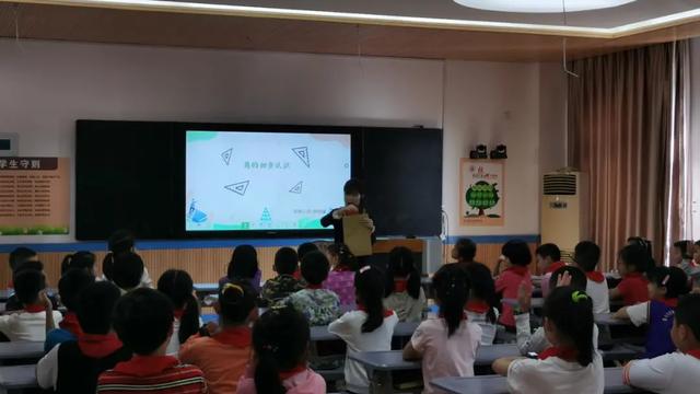 《角的初步认识》教学反思