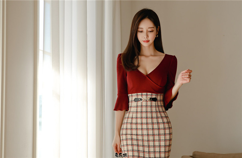 孙允珠:赤霞珠红酒愠色扇叶蝶形衣裙