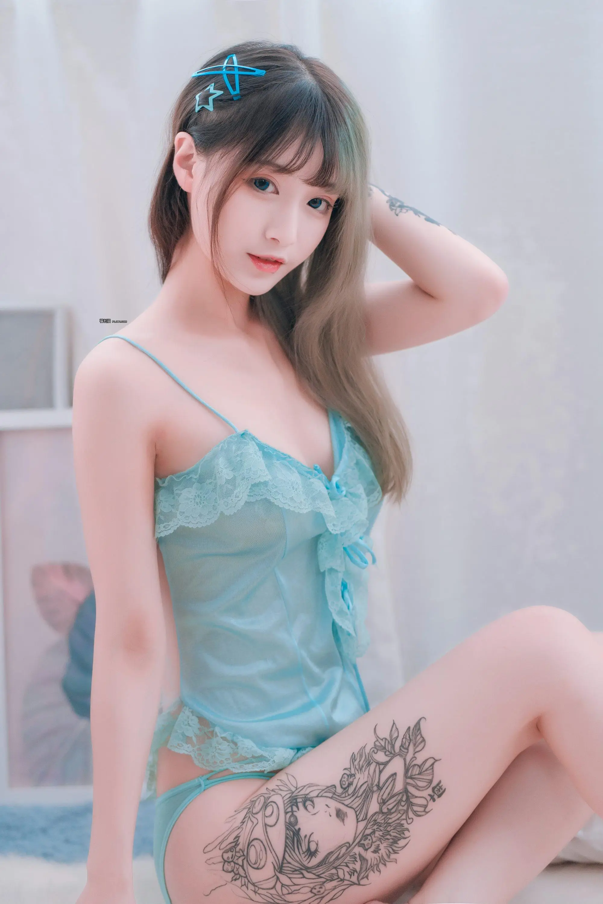 福利姬铁板烧鬼舞w《露背》[20P]