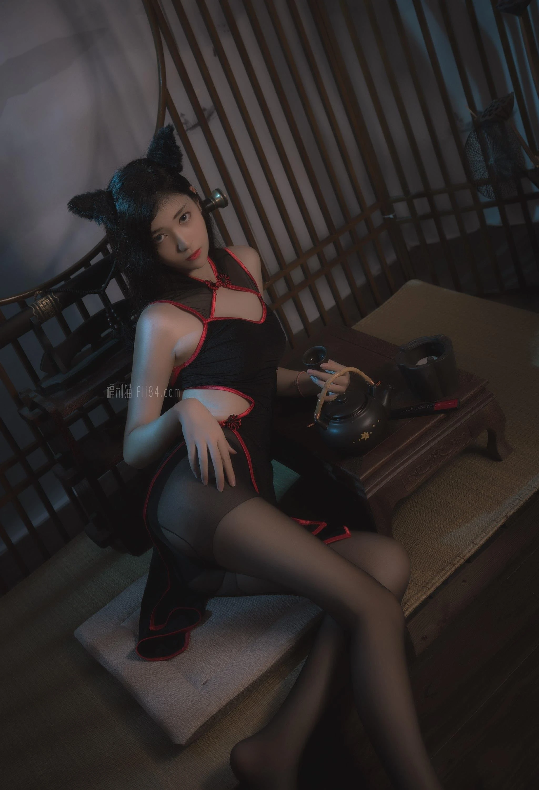 南桃Momoko《黑旗袍》[25p]